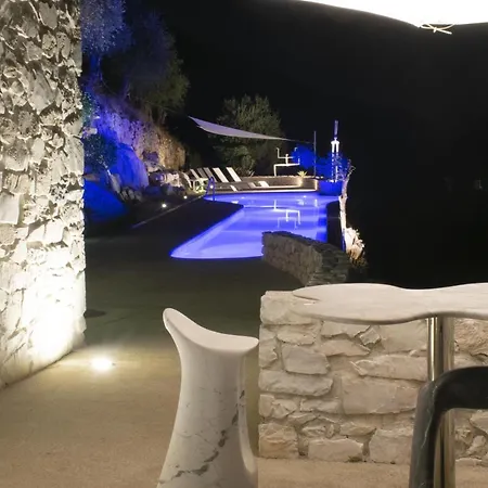Farfalla & - The World Unique With An Openable Roof Villa *