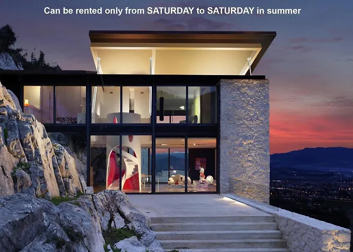 Farfalla & - The World Unique With An Openable Roof