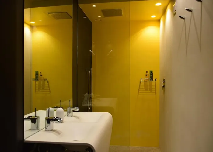 Farfalla & - The World Unique With An Openable Roof ルッカ